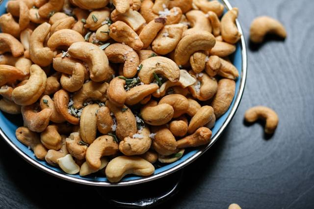 Organic Cashews (Kaju)
